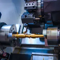 Specialemne i messing fremstilles ved hjælp af CNC-drejning