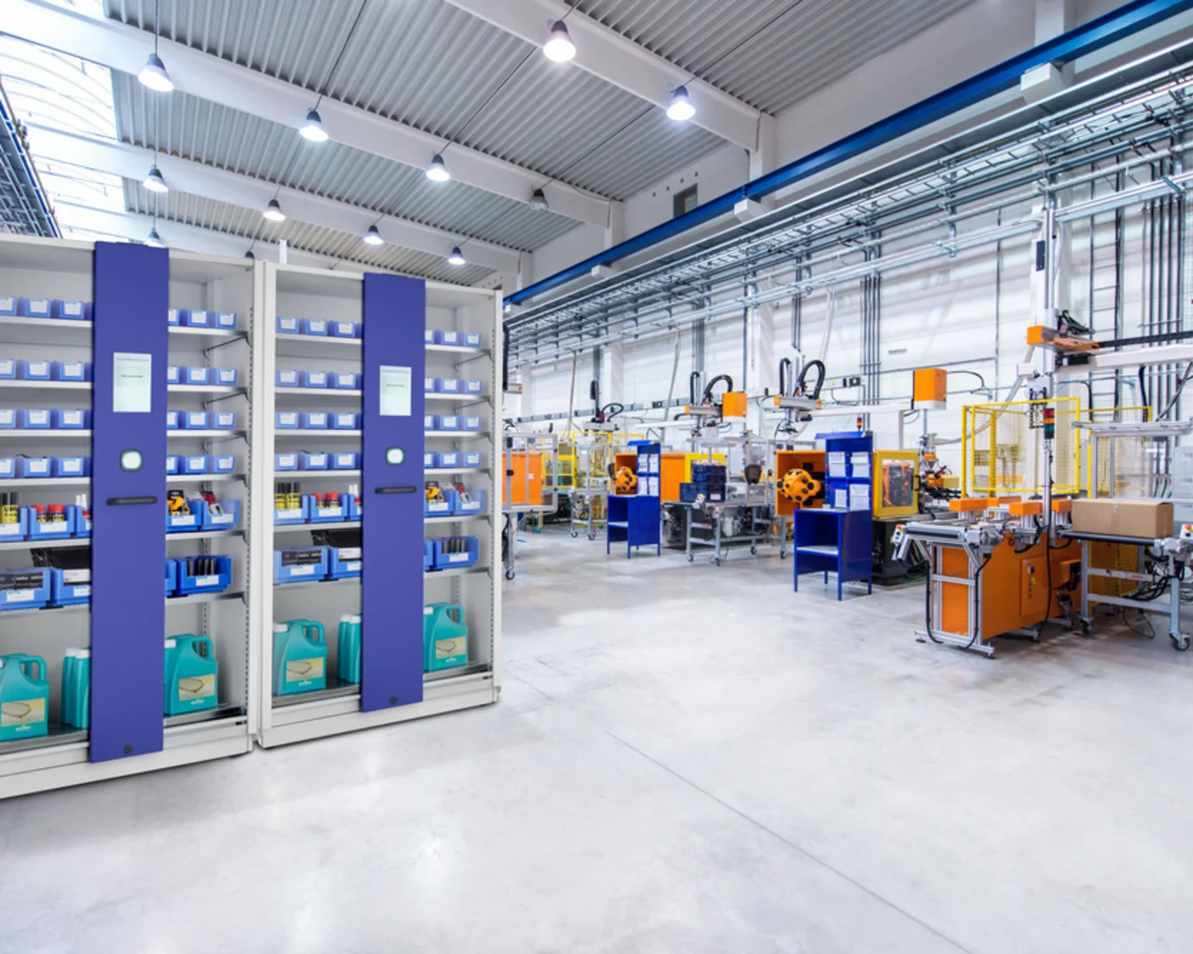 SmartLocker cabinets in the shop floor