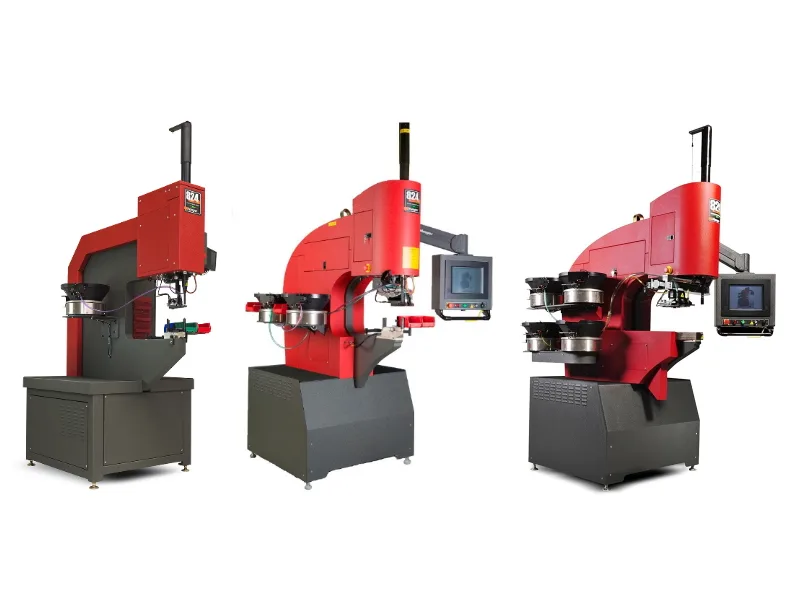 Drei verschiedene Modelle von roten Haeger-Einpressmaschinen auf weißem Hintergrund