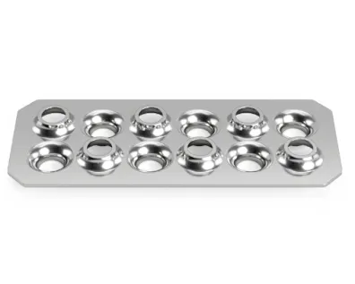 Nahaufnahme eines MM-Welding InWWerse Disc fastener zur Verbindung von herkömmlich nicht schweißbaren Kunststoffkomponenten, ohne Spuren auf der gegenüberliegenden Seite zu hinterlassen.