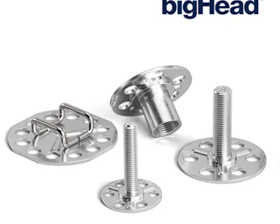 Mehrere bigHead-Befestiger aus Metall auf weißem Hintergrund.
