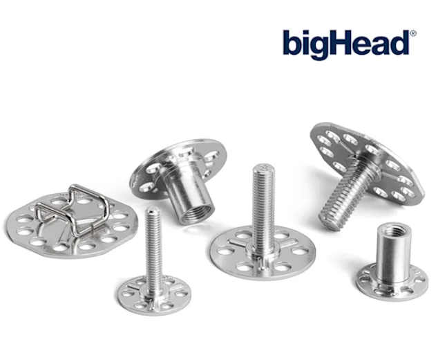 Mehrere bigHead-Befestiger aus Metall auf weißem Hintergrund.