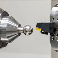 CNC drejning af kugle i metal