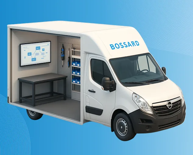 Bossard Transporter als mobiler Smart Factory Showroom mit digitalem Montagearbeitsplatz im Fahrzeugaufbau.