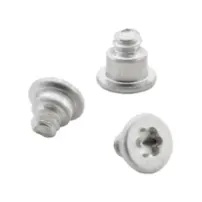 Trzy elementy złączne TS4™ microPEM® TackScrew™ na białym tle