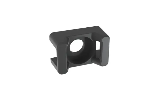 Nahaufnahme einer schwarzen Panduit-Kabelhalterung auf weißem Hintergrund, die das Kabelmanagement erleichtert.