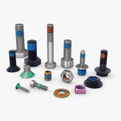 Verschiedene Verbindungselemente mit farbigen Beschichtungen