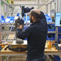 Mecal-Montagestation mit Smart Factory Assembly