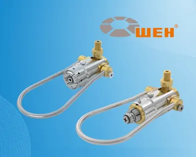 Zwei WEH-Fülladapter TW54 und TW57 mit charakteristischer U-Rohrführung, dargestellt vor blauem Hintergrund mit WEH-Logo.