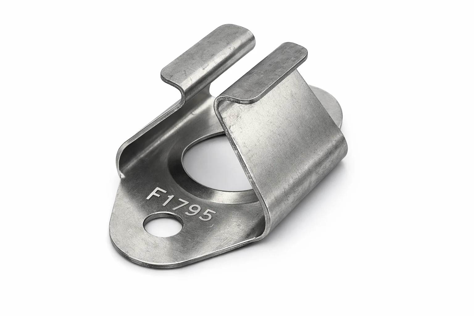 Metallteil mit chemischer Behandlung auf weissem Hintergrund