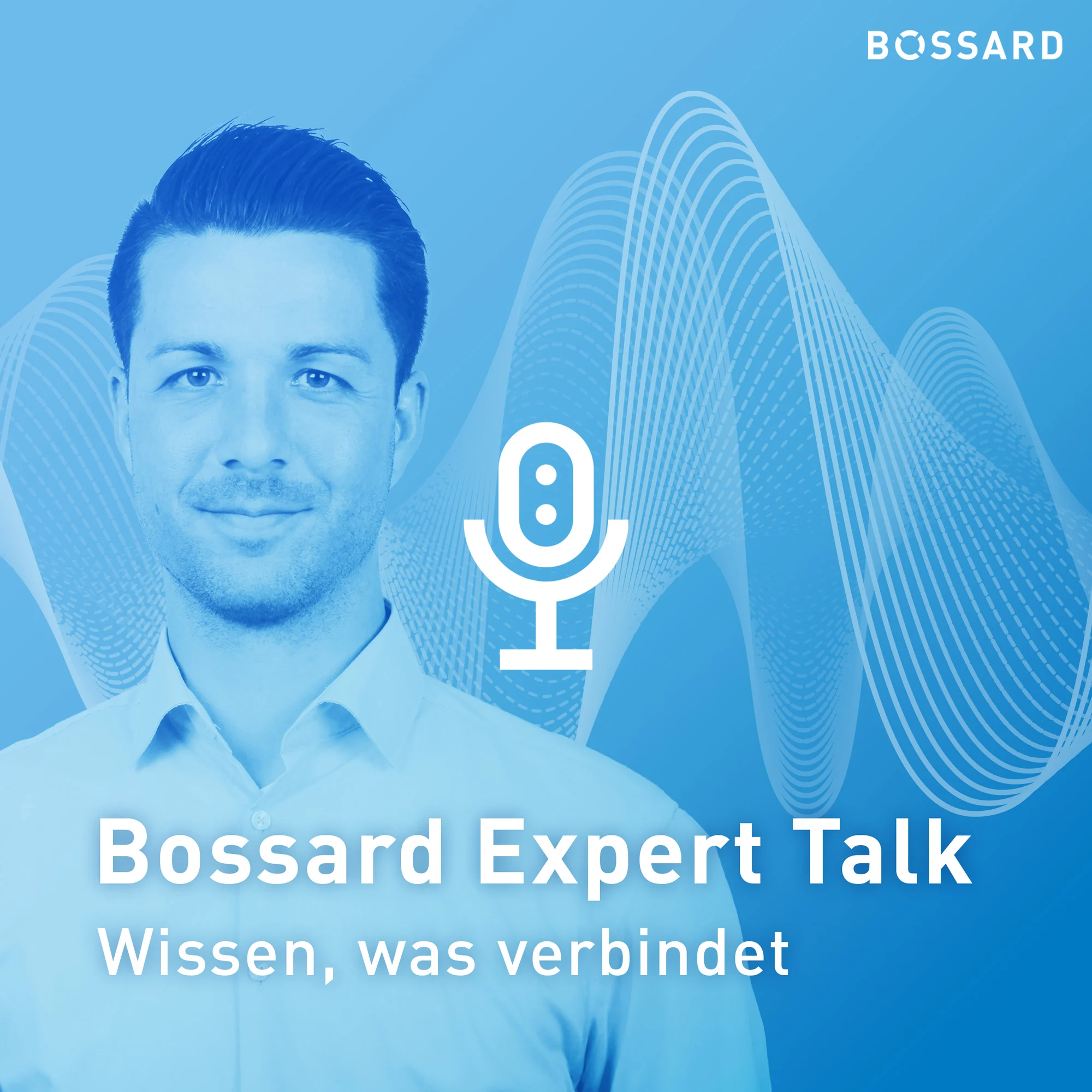 Manuel Ohmayer vor blauem Hintergrund mit abstrakten Wellenlinien. Daneben ein weißes Mikrofonsymbol. Unten steht der Schriftzug „Bossard Expert Talk – Wissen, was verbindet“. Oben rechts das Bossard Logo.