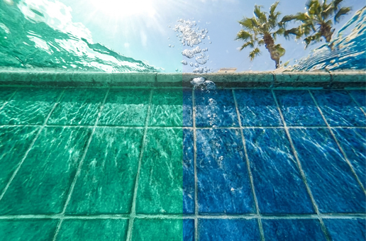 El agua de mi piscina se esta poniendo verde...
