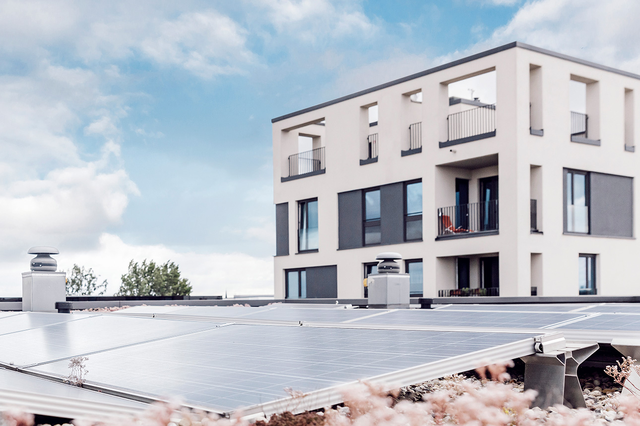 Solaranlage auf dem Dach der Berliner Energieagentur