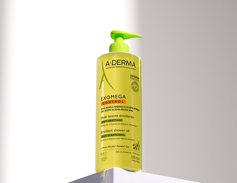Her ses en A-DERMA Exomega Control pleje i gul emballage med pumpe på en lys baggrund.