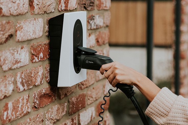 How do Zaptec’s service processes work?