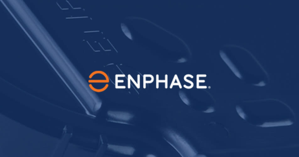 Het Enphase logo op een micro-omvormer