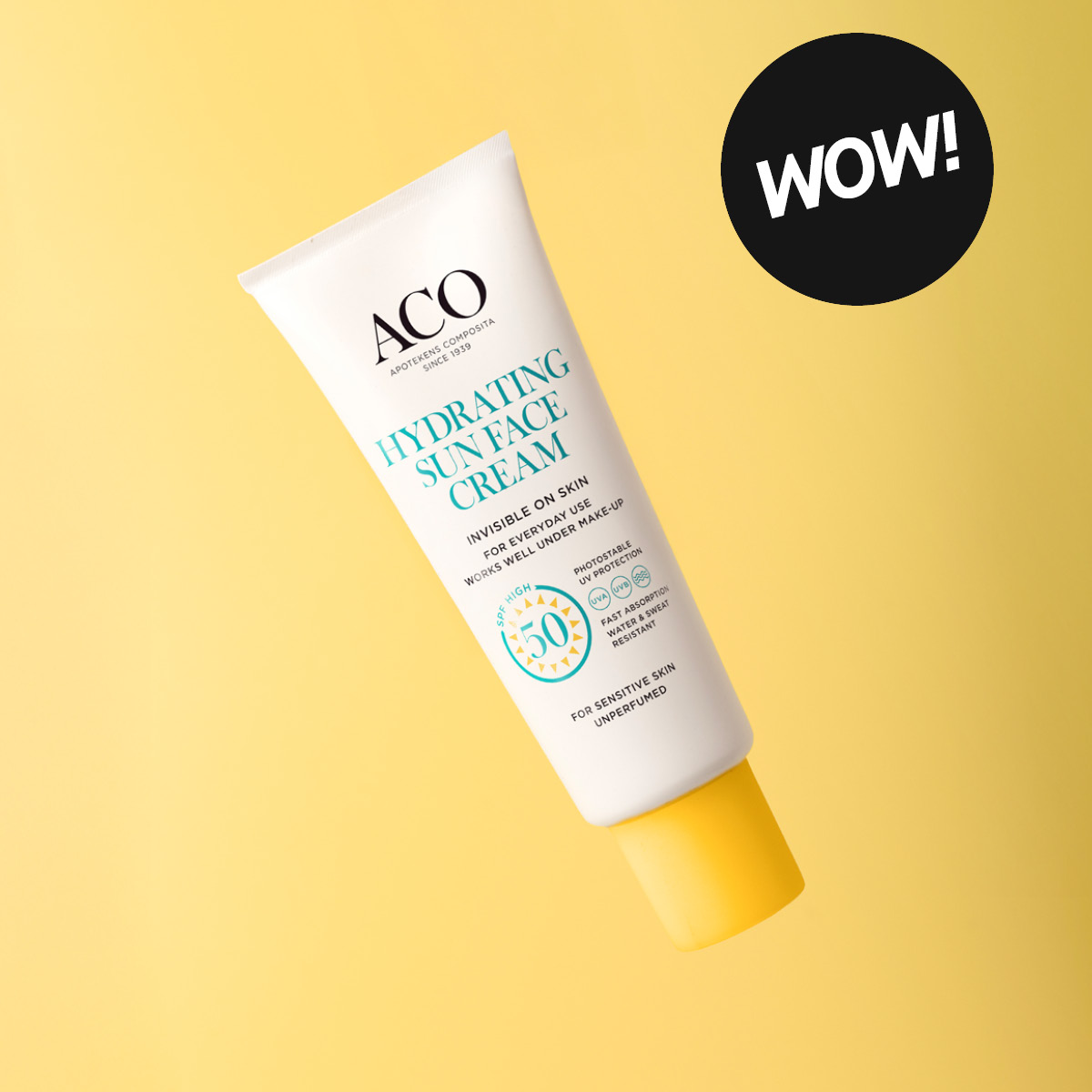 ACO Hydrating Sun Face Cream SPF 50 i vit tub med gul kork mot gul bakgrund och en svart cirkel med texten “WOW!”. Synlig text inkluderar “ACO”, “HYDRATING SUN FACE CREAM”, “SPF HIGH 50”, “INVISIBLE ON SKIN”, “FOR EVERYDAY USE”, “WORKS WELL UNDER MAKE-UP”, “FOR SENSITIVE SKIN”, “UNPERFUMED” och “WOW!”.