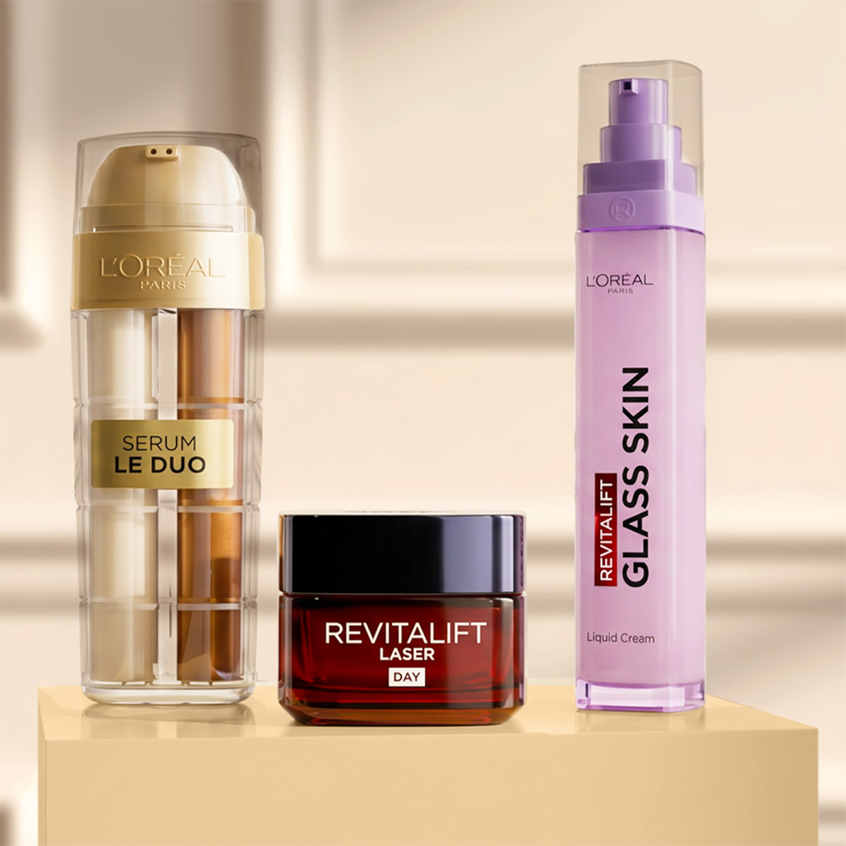 L’Oréal Paris Revitalift -ihonhoitotuotteita vaalealla taustalla.