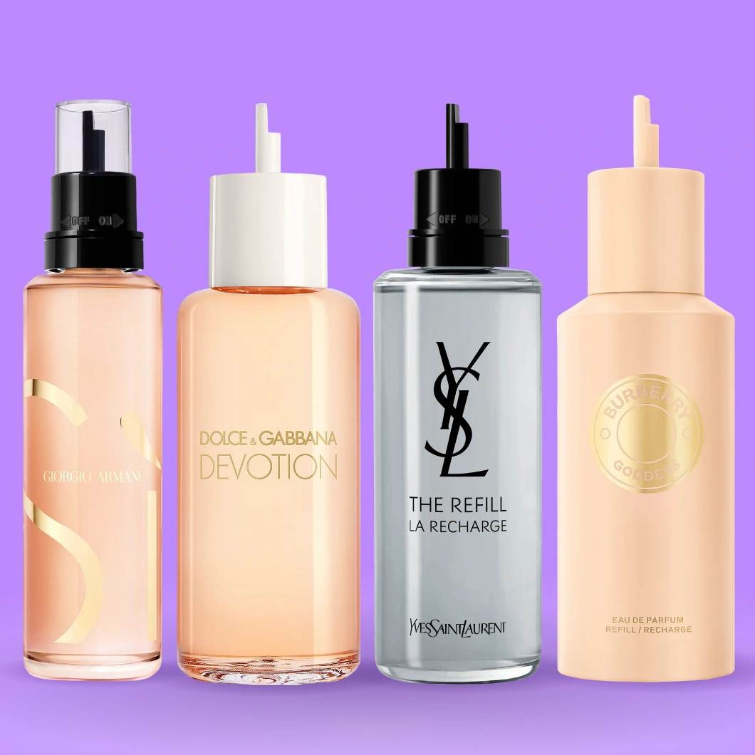 Fyra parfymrefiller på lila bakgrund: Giorgio Armani Sì, Dolce & Gabbana Devotion, Yves Saint Laurent The Refill La Recharge samt Burberry Goddess Eau de Parfum Refill / Recharge.