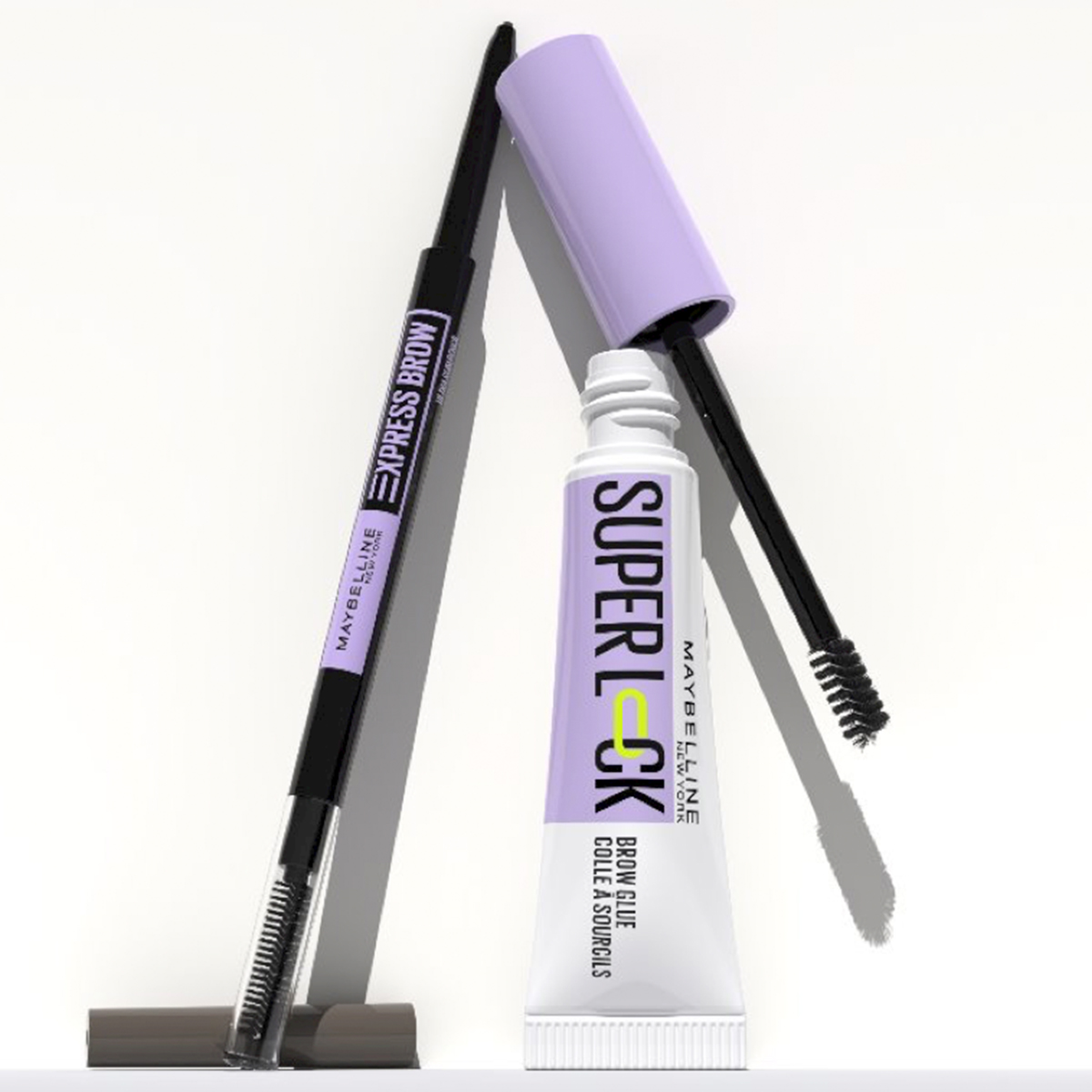 To Maybelline-øyebrynsprodukter plassert mot en hvit bakgrunn.