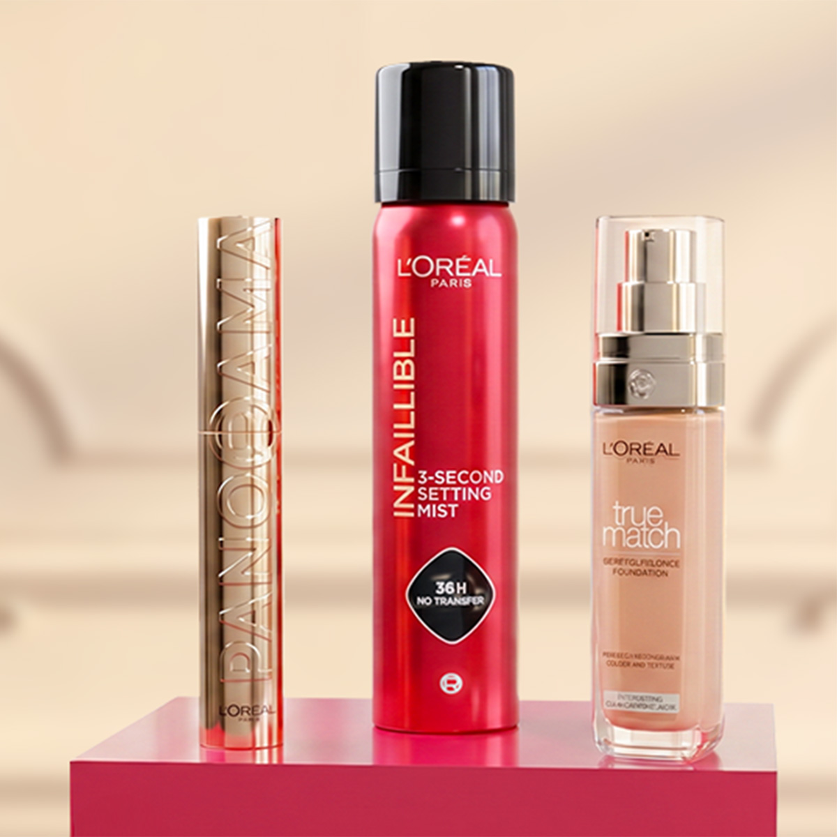 L’Oréal Paris -meikkituotteita vaalealla taustalla.