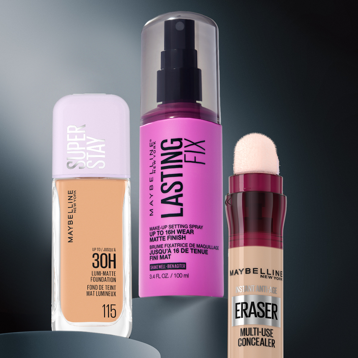 Tre sminkprodukter från Maybelline placerade mot en mörk bakgrund.