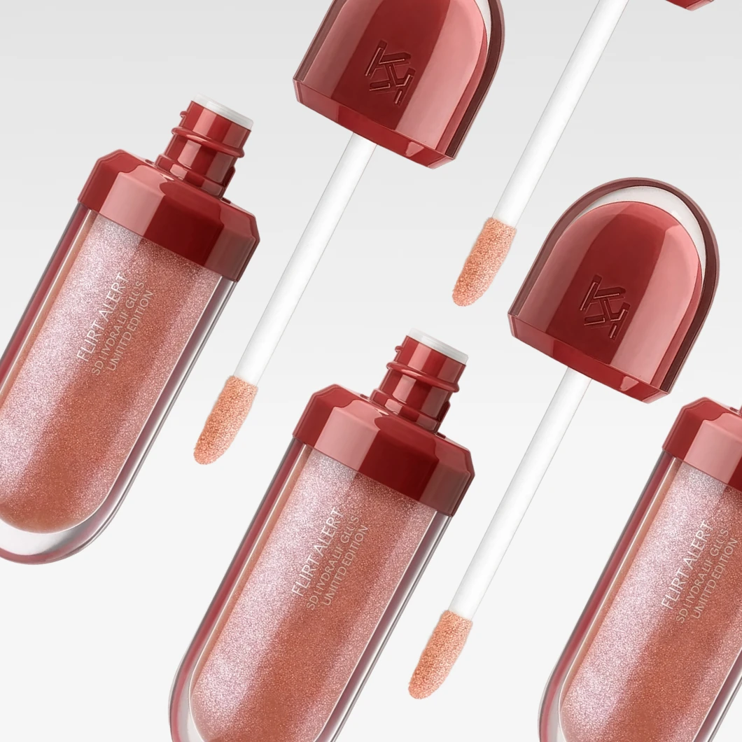 Flera KIKO MILANO lip gloss-produkter visas mot ljusgrå bakgrund med öppna applikatorer. Förpackningarna har texten “FLIRT ALERT”, “3D HYDRA LIP GLOSS” och “LIMITED EDITION”, och glosset har en skimrande roséguldig nyans.