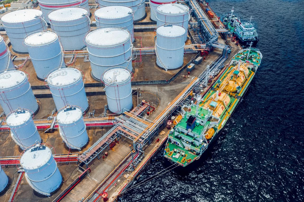 Aerial view of oil storage tank and pipeline steel