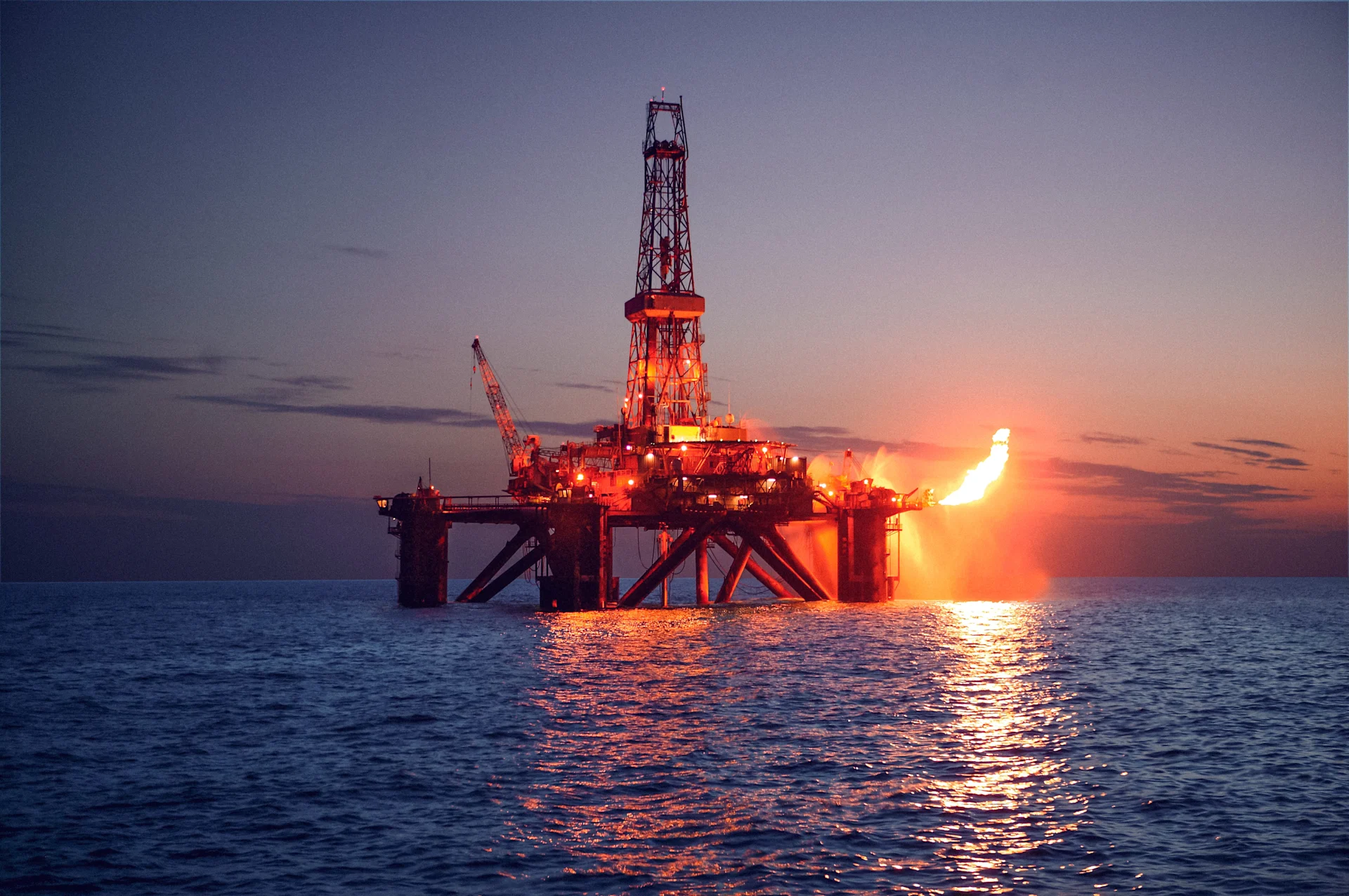 Flare on Rig -min