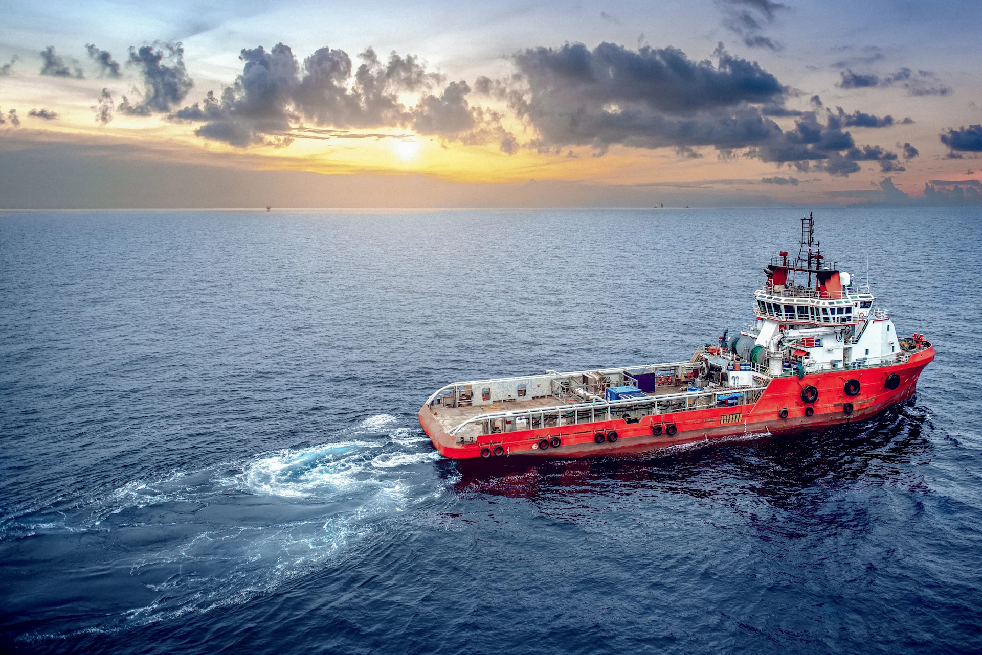 Supply boat offshore -min