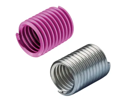 Zwei KATO Gewindeeinsätze, einer pinkfarben und einer silberfarben, aus Drahtgeflecht mit spiraliger Struktur auf weißem Hintergrund.