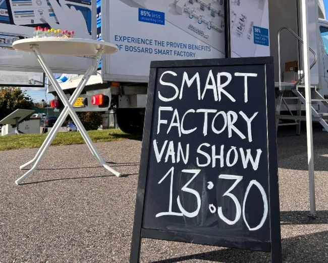 Hero smart factory van tour med skilt