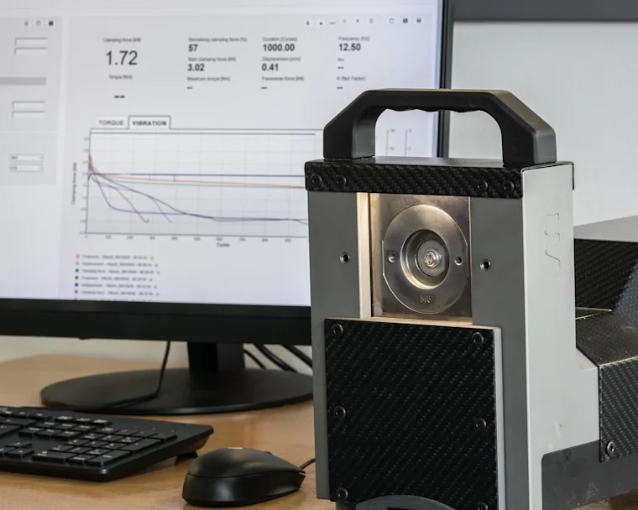 DIN 65151 융커 시험으로 검증된 FASTEKS® 웨지락 와셔의 풀림방지 성능