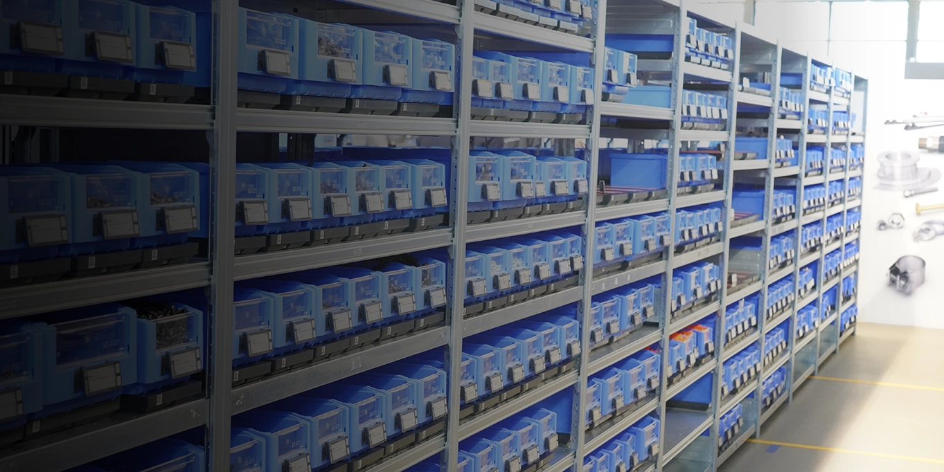 Un rayonnage logistique pour usine intelligente équipé de SmartBins