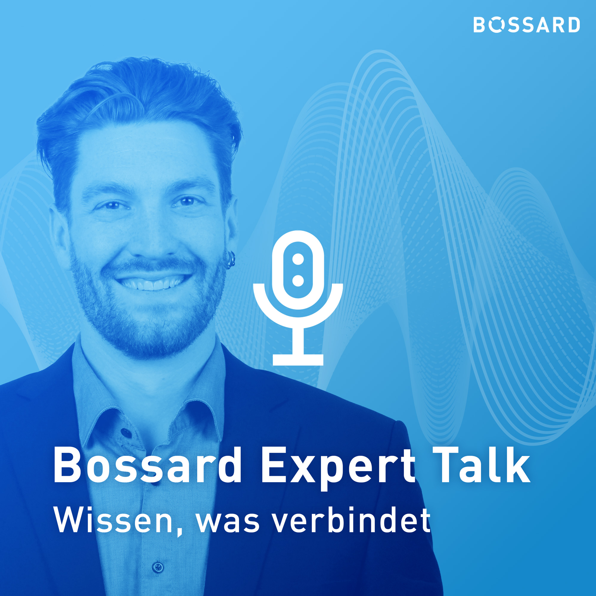 Balu gefärbtes Portrait von Matthias Schorer auf blauem Hintergrund. Weißes Mikrofon Icon im Zentrum, darunter Schrift "Bossard Expert Talk - Wissen, was verbindet". Im Hintergrund weiße Amplituden.