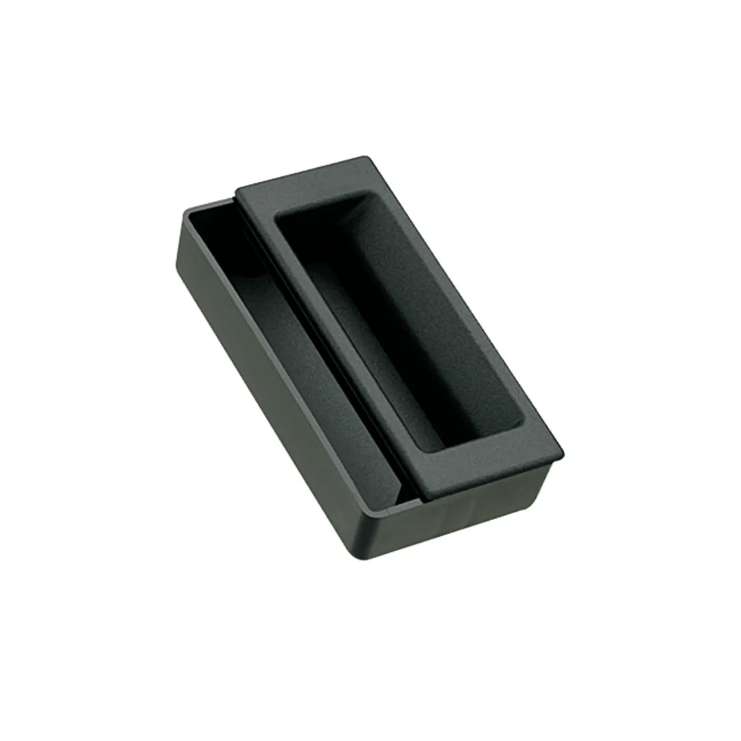 Tay cầm âm Southco nổi bật trên nền trắng.