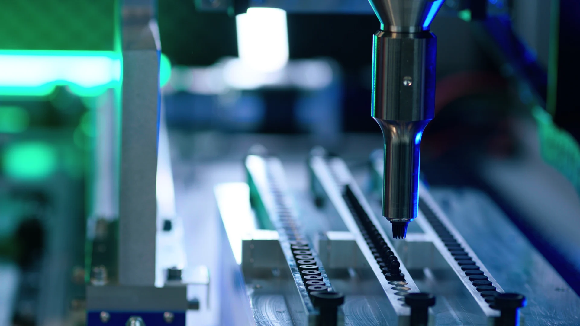 Quá trình hàn siêu âm để gắn kết nhanh chóng và đáng tin cậy các vật liệu composite và nhẹ.