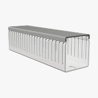 illustration af låg til en kabelkanal ovenpå bunden af en kabelkanal