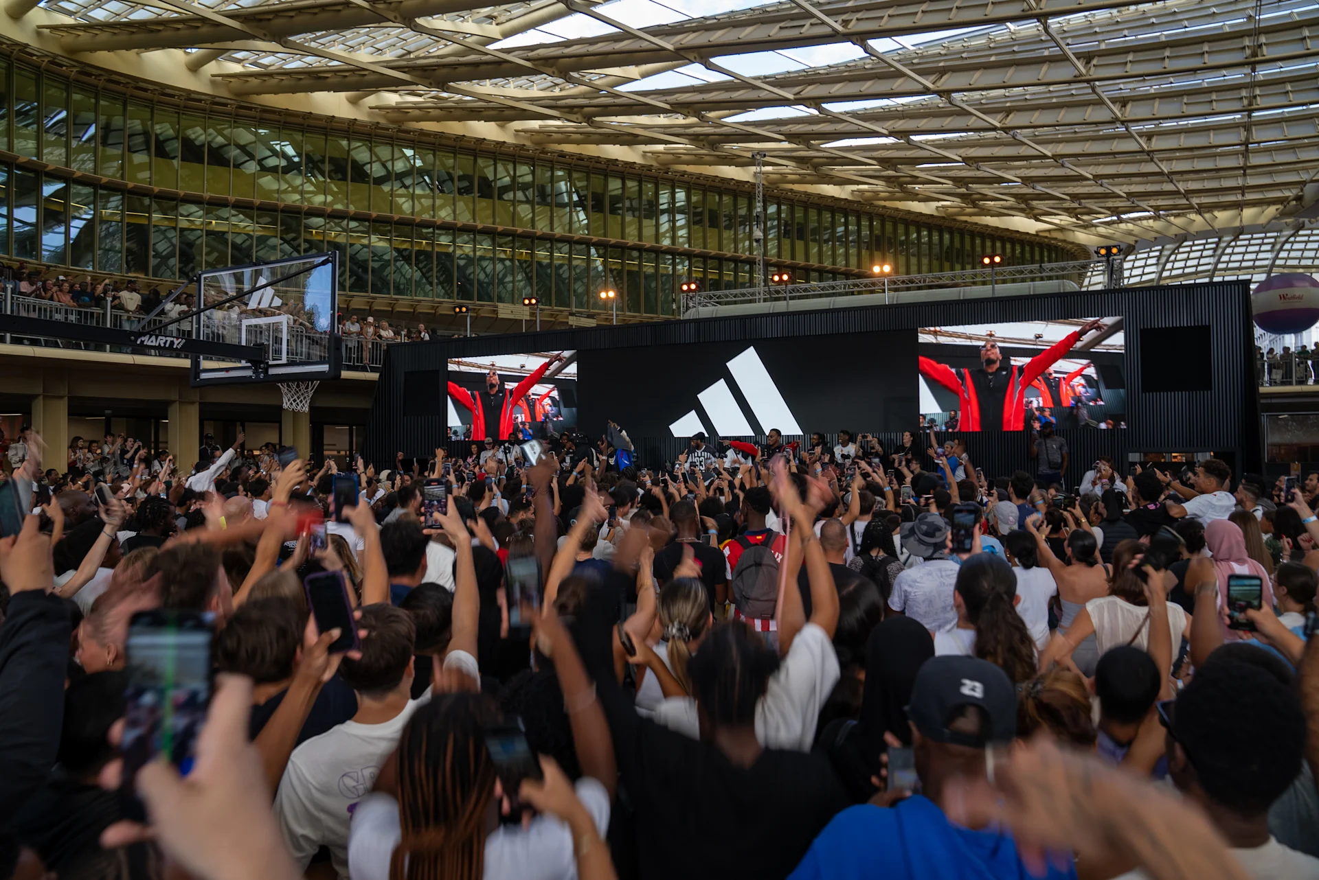 Adidas GroundParis - Aout 2024 - W. Forum des Halles 4