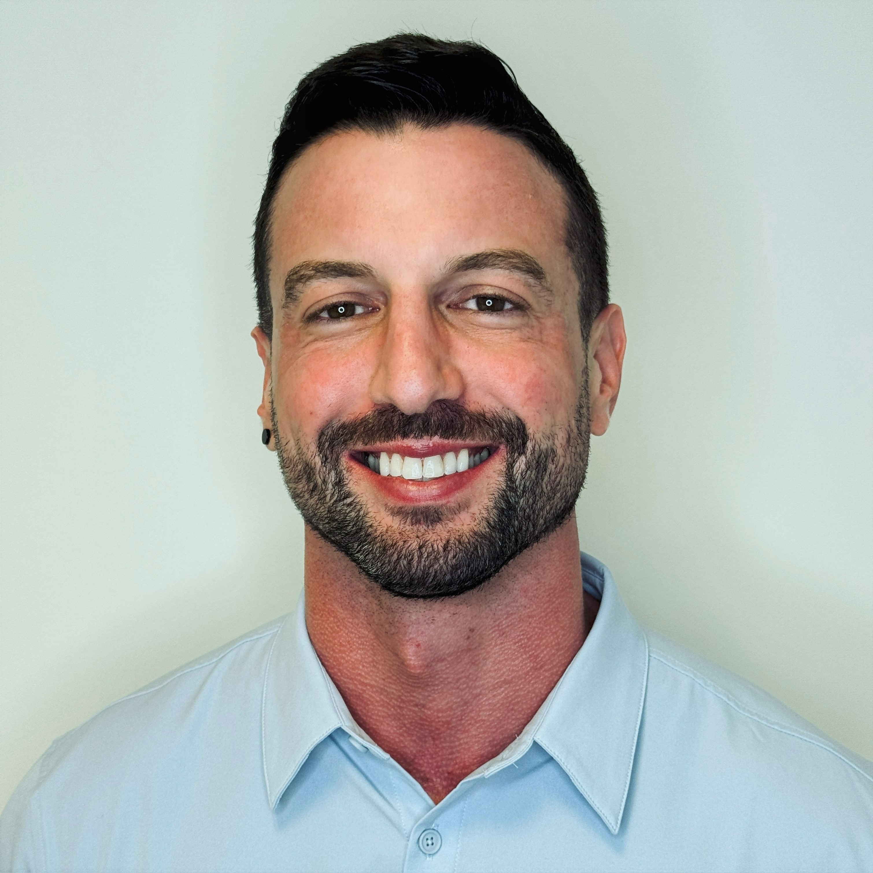 Portraitfoto Dr. Nicolas Scheffbuch 2025 color