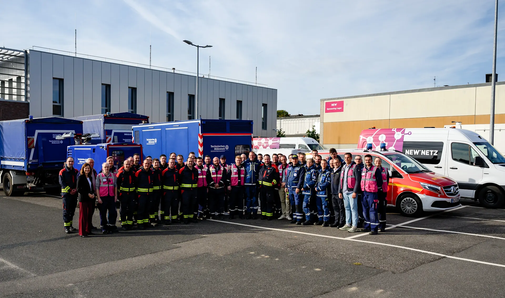 NEW Krisenübung 26.09.2026 NEW, das Technische Hilfswerk (THW) und die Feuerwehr Mönchengladbach führten eine gemeinsame Übung zur Sicherung der Stromversorgung im Krisenfall durch. Credit: NEW/Carlos Albuquerque