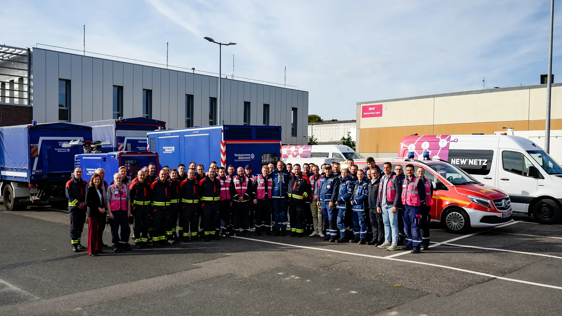 NEW Krisenübung 26.09.2026 NEW, das Technische Hilfswerk (THW) und die Feuerwehr Mönchengladbach führten eine gemeinsame Übung zur Sicherung der Stromversorgung im Krisenfall durch. Credit: NEW/Carlos Albuquerque