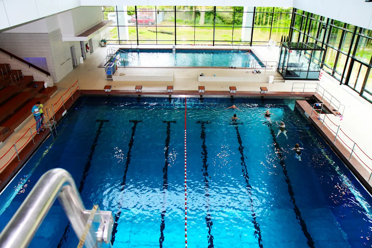 Stadtbad Rheydt Blick von oben auf das Schwimmerbecken im Stadtbad Rheydt.