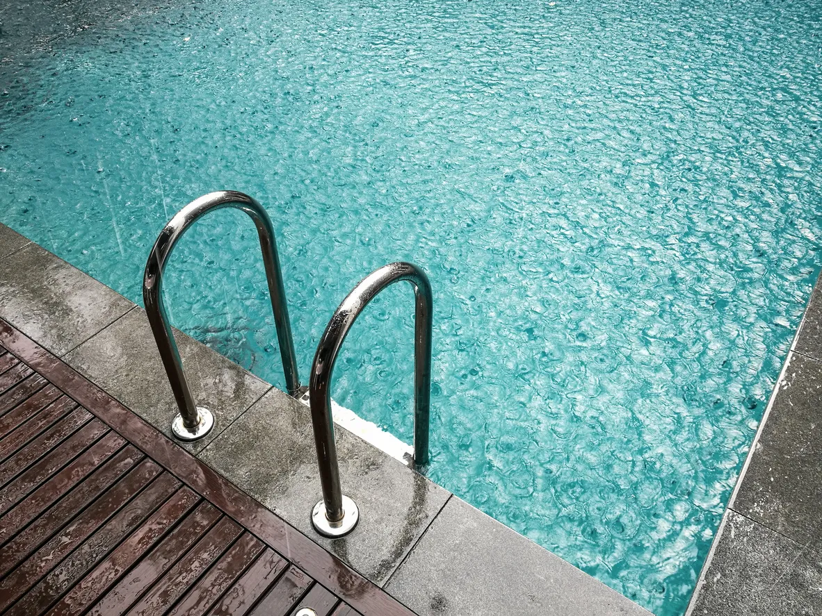 How to Clean Your Swimming Pool After Wild Weather