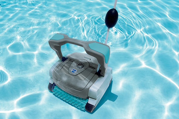 Why doesn’t my Polaris robotic pool cleaner start right away?