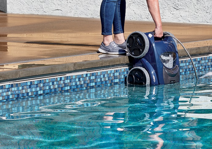 Should the Polaris robotic cleaner be removed after cleaning