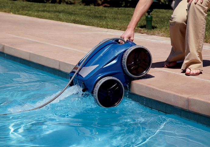 Polaris robotic cleaner struggling to climb wall