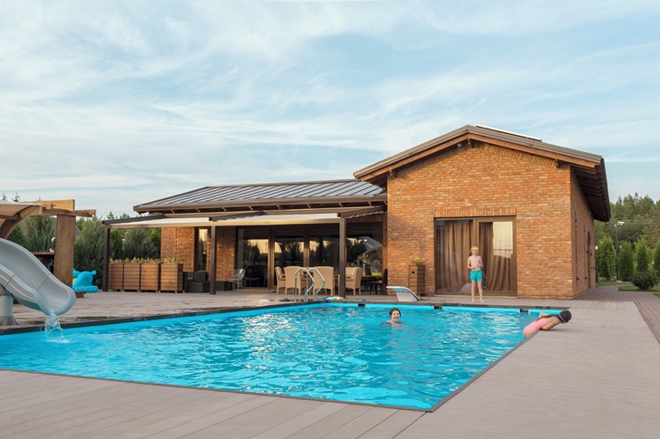 How to Use Less Chlorine in Your Swimming Pool