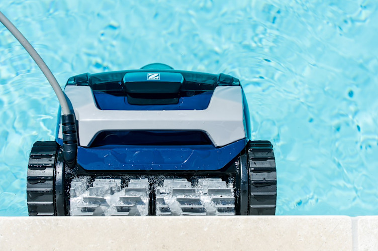 ¿Qué limpiafondos eléctrico necesita tu piscina?