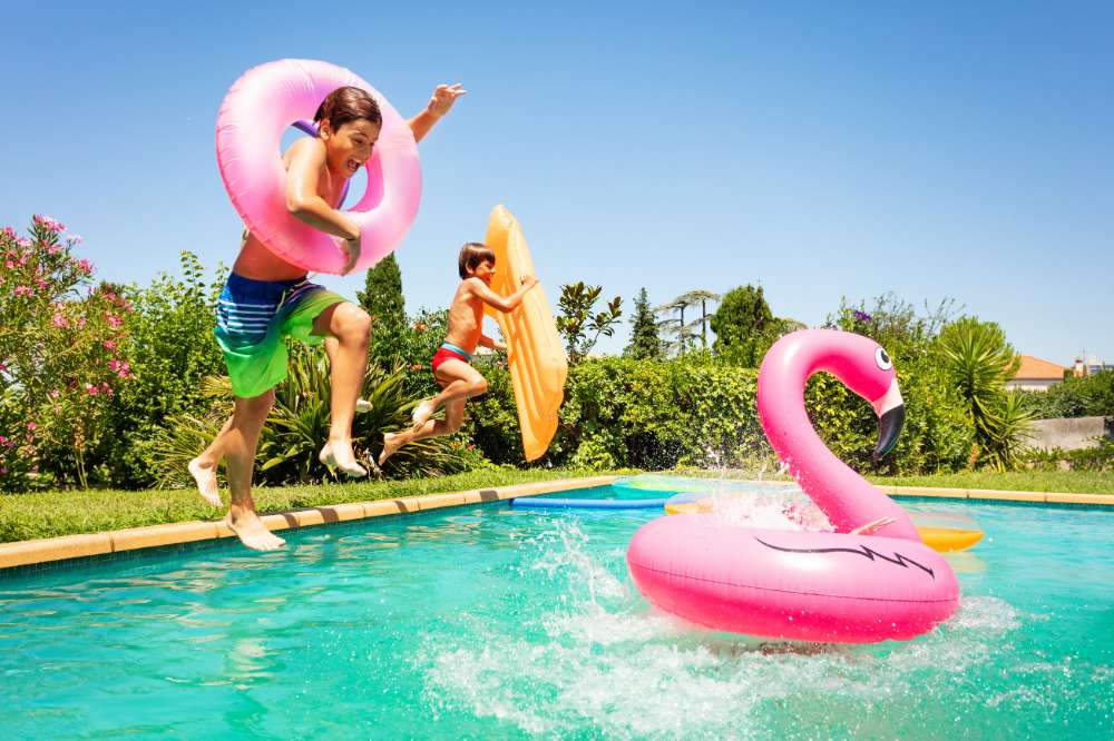 Smart Pool Care With A Cordless Robot